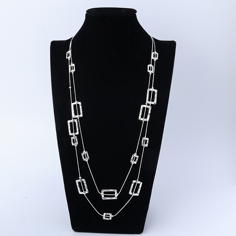 Layered Pendant Necklace Aesthetic - Mehrlagige lange Halskette mit gehämmerten rechteckigen